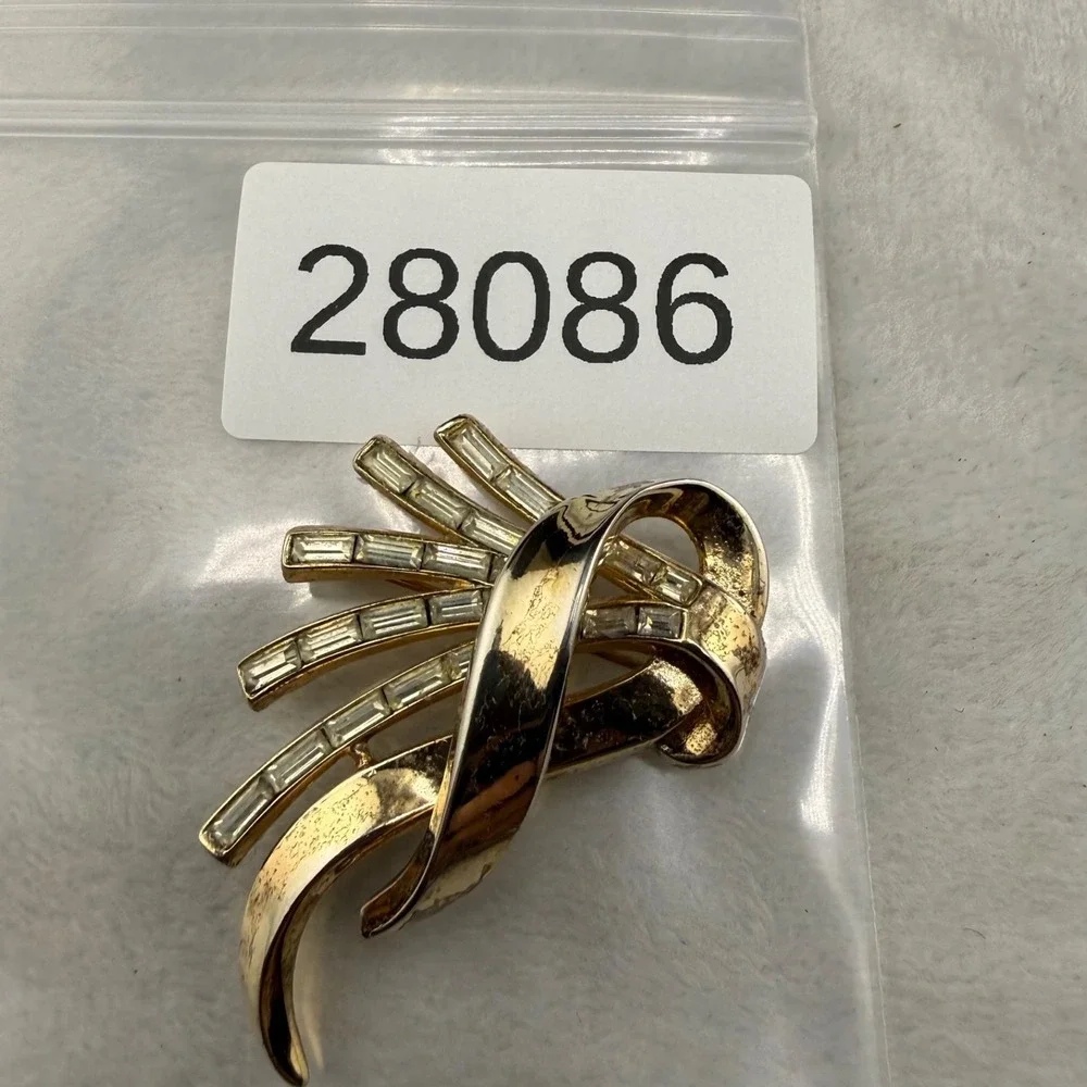 Vintage Trifari Brooch Rhinestone Philippe Comet Gold Tone READ